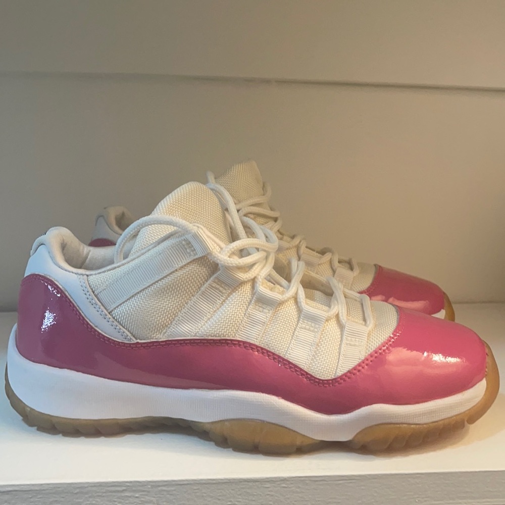 AIR JORDAN XI 11 RETRO YOUTH GS LOW WHITE HOT PINK